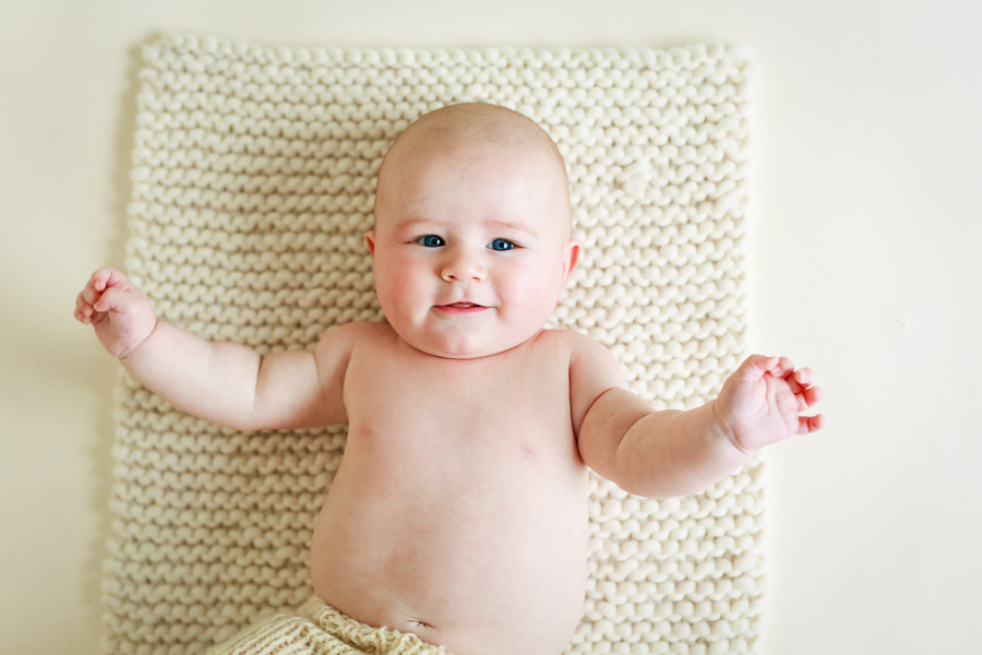 fyramånadersfotografering bebisfotografering bebisfotograf barnfotograf fotograf sundsvall matfors lisa hulling