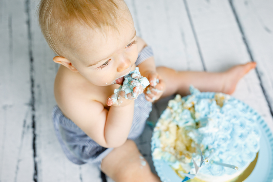 smash the cake ettårsfotografering barnfotografering fotograf sundsvall barnfotograf toby lisa hulling