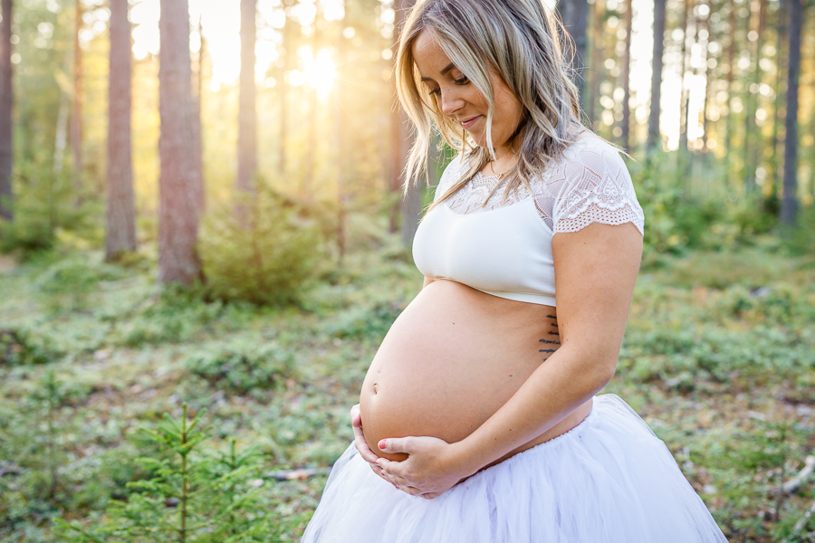 gravidfoto gravidfotograf gravidfotografering fotograf sundsvall matfors solnedgången frida lisa hulling 